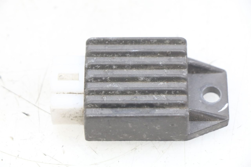 photo de REGULATEUR CHARGE PEUGEOT TKR TREKKER FURIOUS 50 (2005 - 2014) - Vue principale