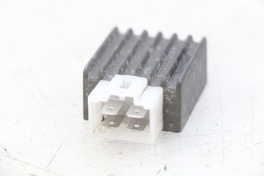 photo de REGULATEUR CHARGE PEUGEOT TKR TREKKER FURIOUS 50 (2005 - 2014) - Détail de la pièce