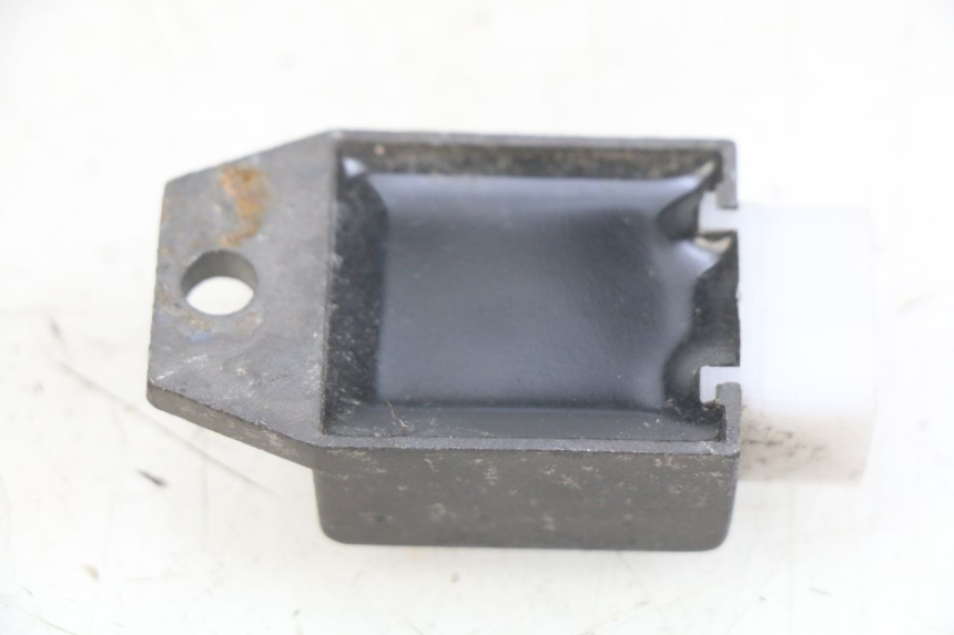 photo de REGULATEUR CHARGE PEUGEOT TKR TREKKER FURIOUS 50 (2005 - 2014) - Zoom état d’usage