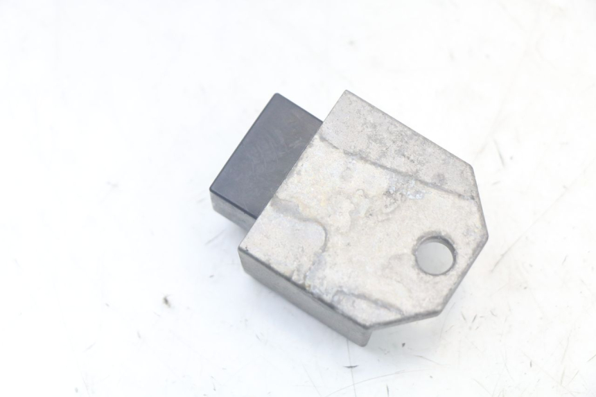 photo de REGULATEUR CHARGE PEUGEOT TKR TREKKER FURIOUS 50 (2005 - 2014) - Autre angle de vue