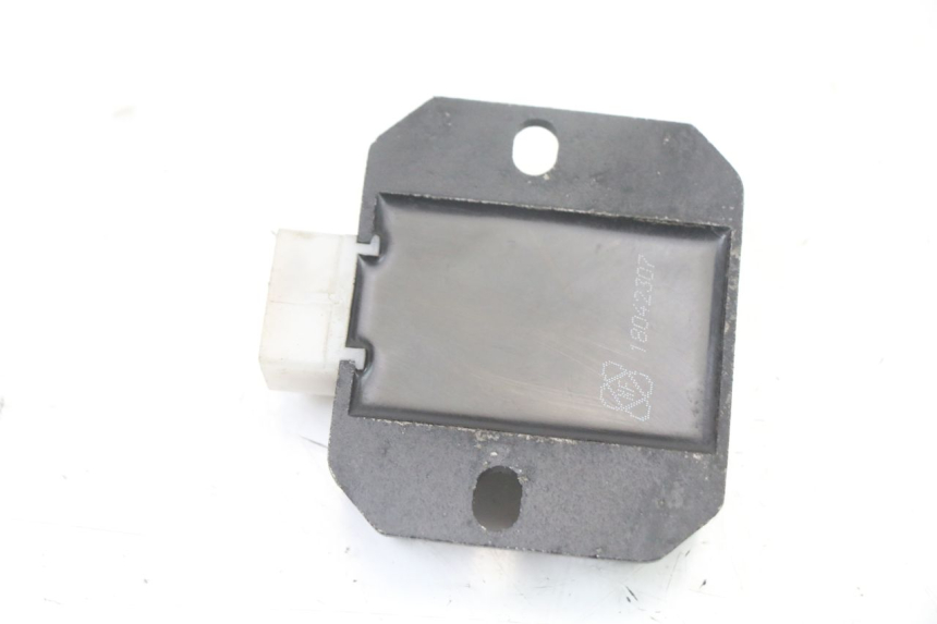 photo de RÉGULATEUR DE CHARGE TNT MOTOR ROMA 10' 4T 50 (2019 - 2022) - Autre angle de vue