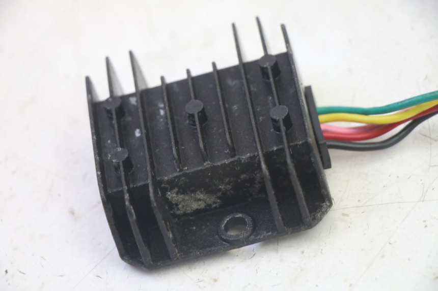 photo de REGULATEUR CHARGE SUKIDA TOP 1 50 (2003 - 2010) - Zoom état d’usage