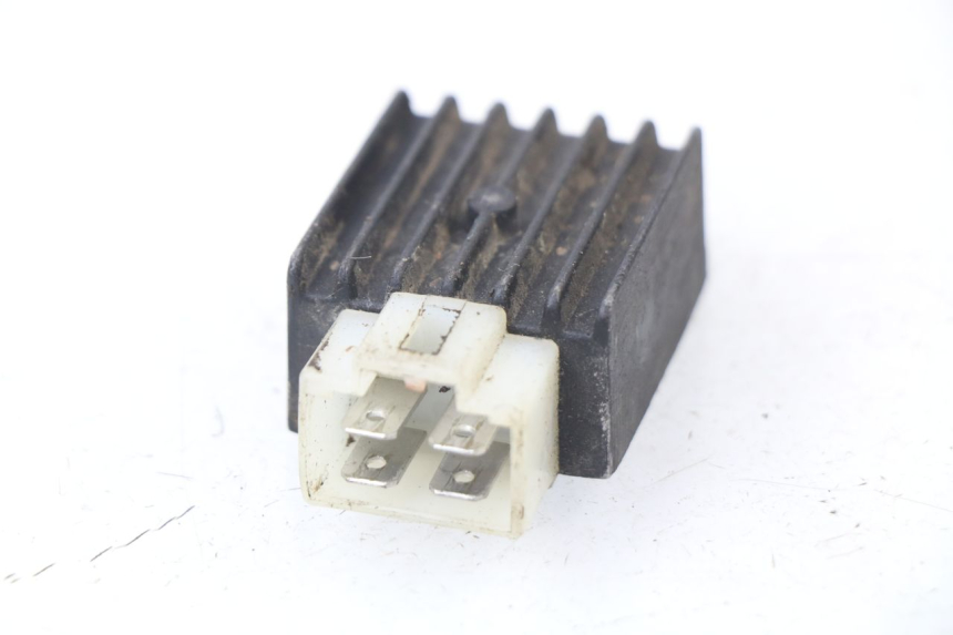 photo de REGULATEUR CHARGE PEUGEOT TREKKER TKR 50 (2005 - 2014) - Détail de la pièce