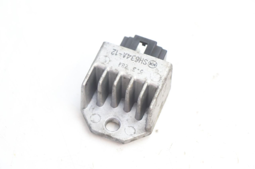 photo de REGULATEUR CHARGE PEUGEOT TREKKER TKR 50 (2005 - 2014) - Détail de la pièce