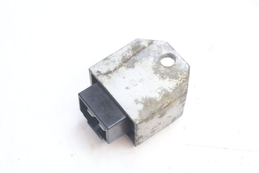 photo de REGULATEUR CHARGE PEUGEOT TREKKER TKR 50 (2005 - 2014) - Zoom état d’usage