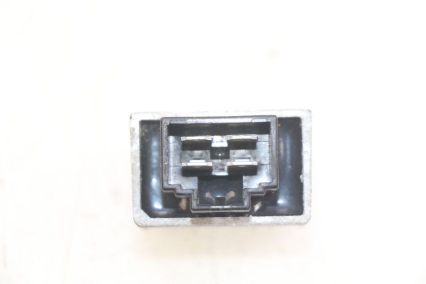 photo de RÉGULATEUR DE CHARGE PEUGEOT TREKKER 50 (1998 - 2004) - Zoom état d’usage