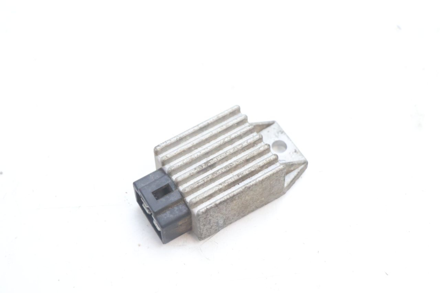 photo de RÉGULATEUR DE CHARGE PEUGEOT TREKKER 50 (1995 - 2004) - Vue principale