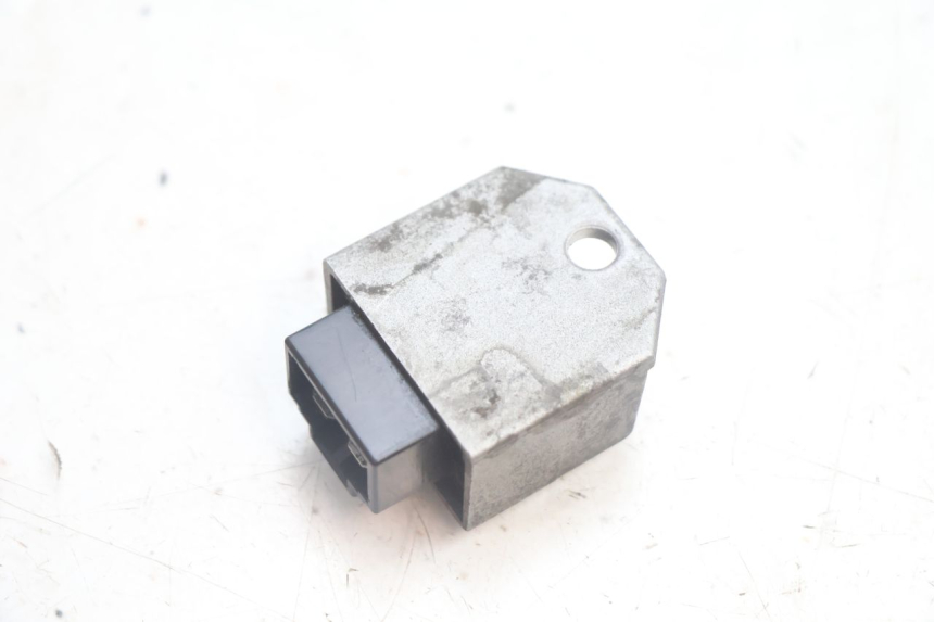 photo de RÉGULATEUR DE CHARGE PEUGEOT TREKKER 50 (1995 - 2004) - Autre angle de vue