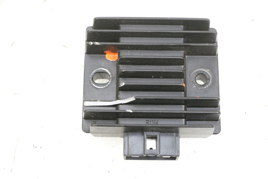 photo de REGULATEUR CHARGE YAMAHA TRICITY 300 (2020 - 2024) - Vue principale