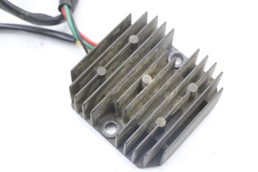 photo de RÉGULATEUR DE CHARGE HONDA TRX 300 (1988 - 2000) - Zoom état d’usage