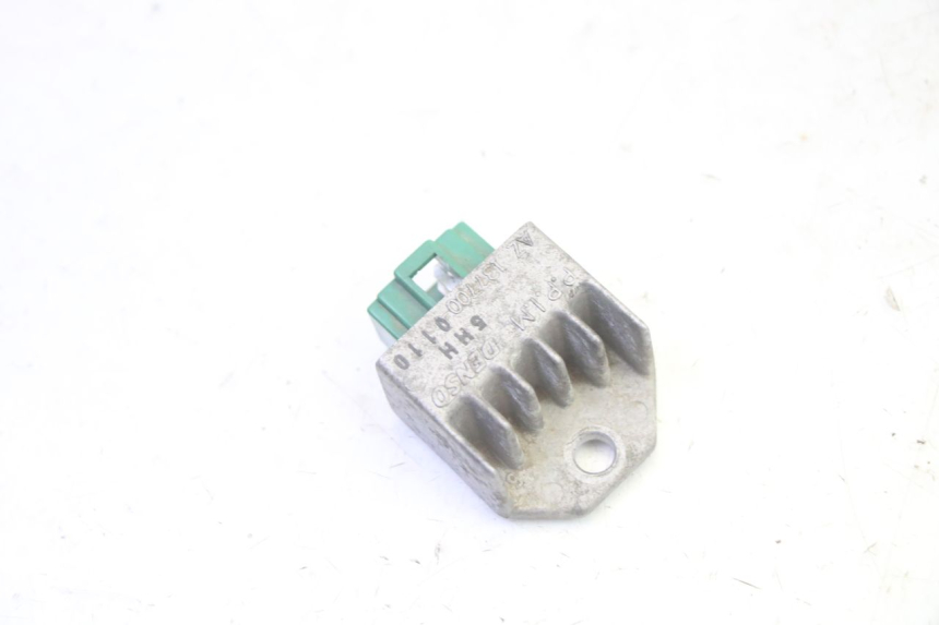 photo de REGULATEUR CHARGE YAMAHA TTR 125 (2000 - 2020) - Détail de la pièce