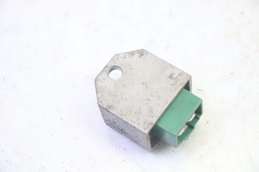 photo de REGULATEUR CHARGE YAMAHA TTR 125 (2000 - 2020) - Zoom état d’usage