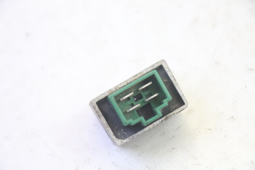 photo de REGULATEUR CHARGE YAMAHA TTR 125 (2000 - 2020) - Autre angle de vue