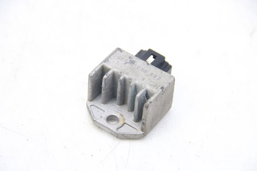 photo de RÉGULATEUR DE CHARGE PEUGEOT TWEET 4T 50 (2010 - 2014) - Détail de la pièce