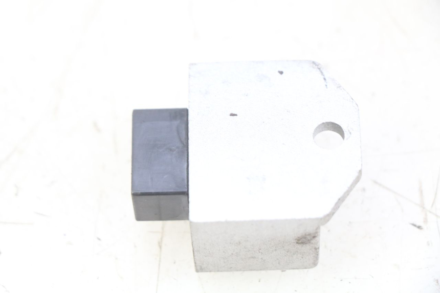 photo de RÉGULATEUR DE CHARGE PEUGEOT TWEET 4T 50 (2010 - 2014) - Détail de la pièce