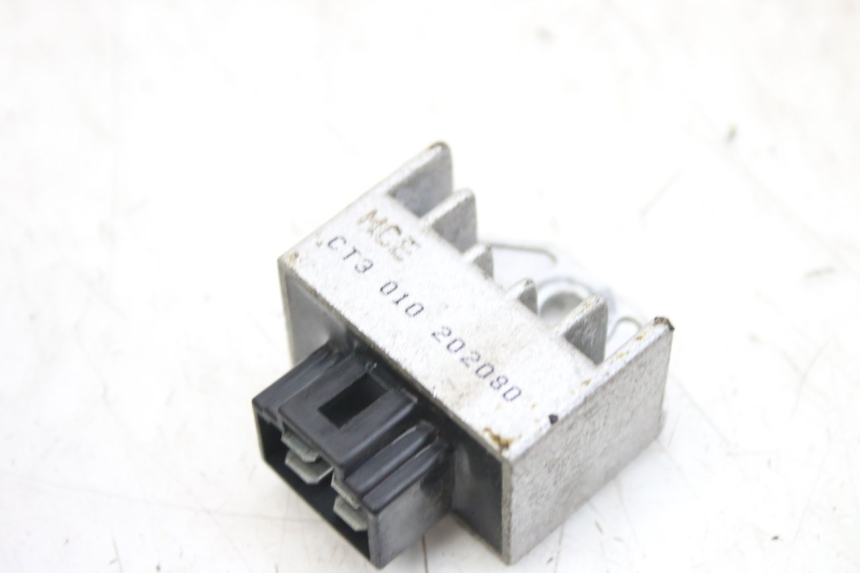 photo de RÉGULATEUR DE CHARGE PEUGEOT TWEET 4T 50 (2010 - 2014) - Autre angle de vue