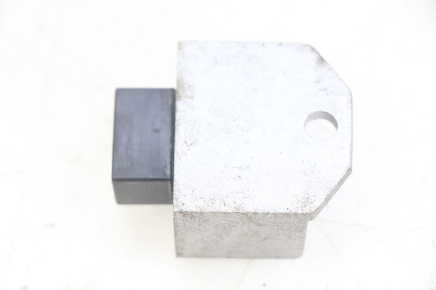 photo de RÉGULATEUR DE CHARGE PEUGEOT TWEET 4T 50 (2010 - 2014) - Détail de la pièce