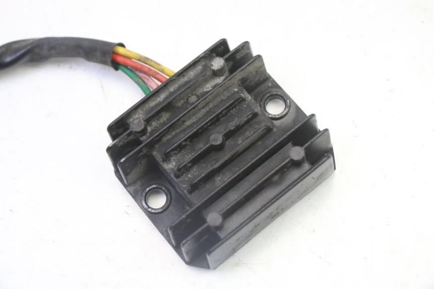 photo de REGULATEUR CHARGE PEUGEOT TWEET 4T 50 (2018 - 2022) - Détail de la pièce