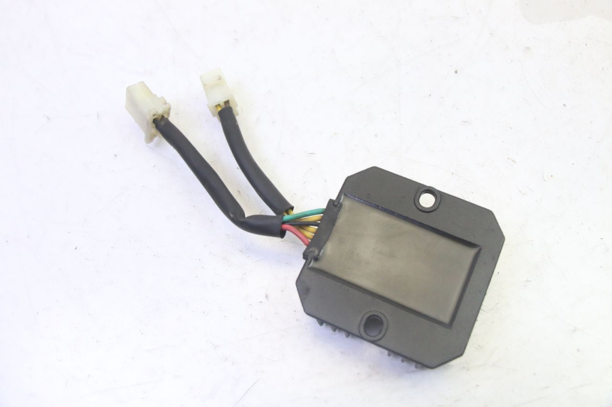 photo de REGULATEUR CHARGE PEUGEOT TWEET PRO CARGO 50 (2018 - 2022) - Zoom état d’usage