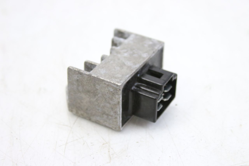 photo de REGULATEUR CHARGE PEUGEOT TWEET 125 (2010 - 2017) - Vue principale