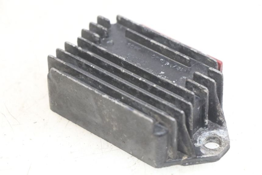 photo de REGULATEUR CHARGE PIAGGIO TYPHOON 50 (1993 - 1999) - Zoom état d’usage