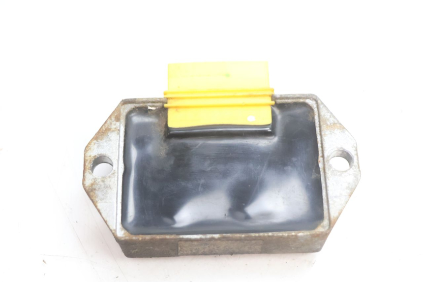 photo de REGULATEUR CHARGE PIAGGIO TYPHOON 50 (2000 - 2009) - Zoom état d’usage