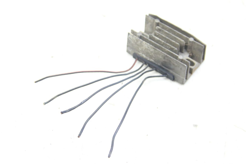 photo de REGULATEUR CHARGE SUZUKI UH BURGMAN 125 (2002 - 2006) - Zoom état d’usage