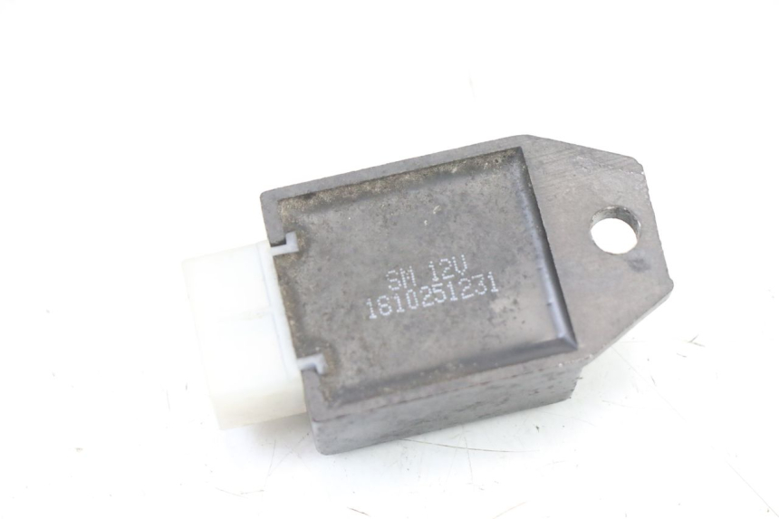 photo de RÉGULATEUR DE CHARGE UNIVERSAL BIKE ZN50QT-11B 50 (2018 - 2021) - Autre angle de vue