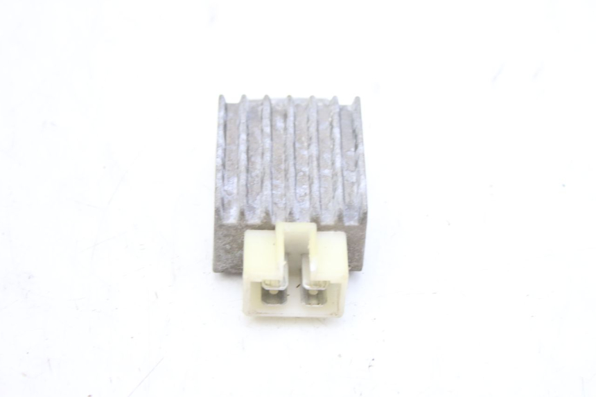 photo de RÉGULATEUR DE CHARGE PEUGEOT V-CLIC VCLIC 50 (2007 - 2013) - Zoom état d’usage