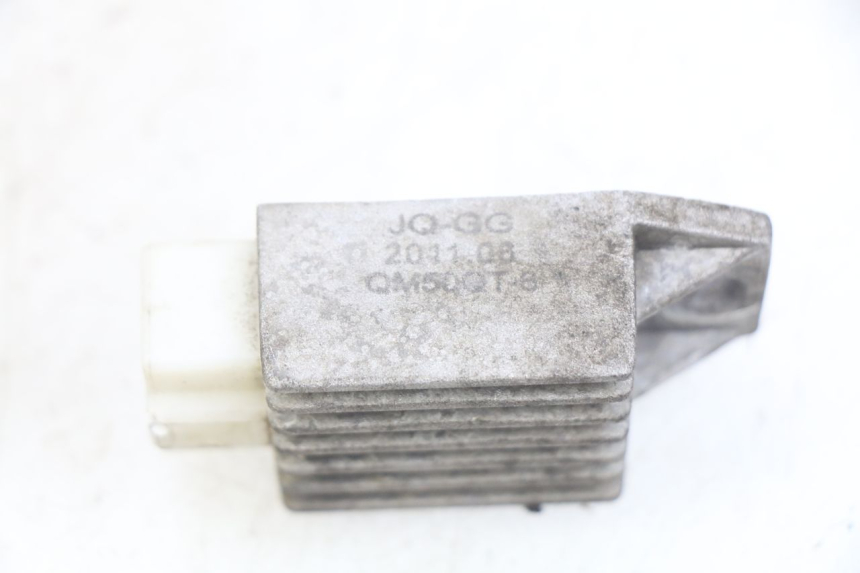 photo de RÉGULATEUR DE CHARGE PEUGEOT V-CLIC VCLIC 50 (2007 - 2013) - Détail de la pièce