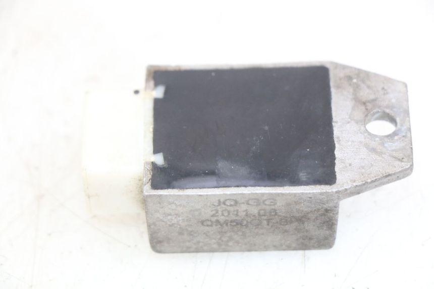 photo de RÉGULATEUR DE CHARGE PEUGEOT V-CLIC VCLIC 50 (2007 - 2013) - Zoom état d’usage