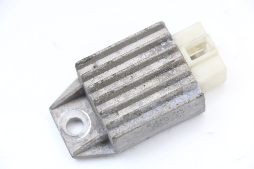 photo de RÉGULATEUR DE CHARGE PEUGEOT V-CLIC VCLIC 50 (2007 - 2013) - Zoom état d’usage