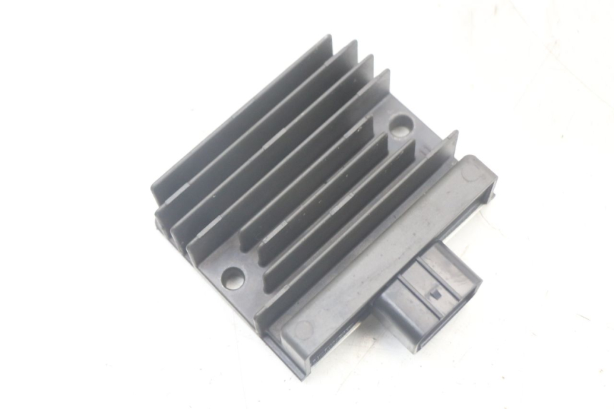 photo de REGULATEUR CHARGE KAWASAKI VERSYS ABS 650 (2015 - 2018) - Vue principale