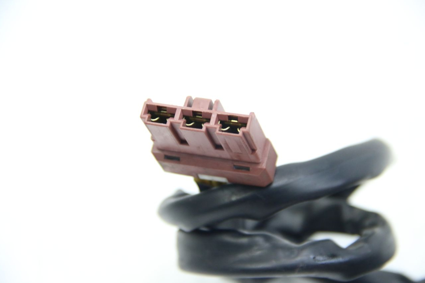 photo de REGULATEUR CHARGE PIAGGIO VESPA GTS SUPER IE 125 (2009 - 2016) - Gros plan technique