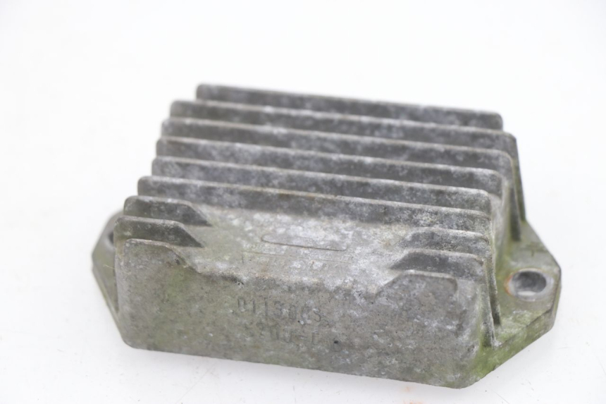 photo de REGULATEUR CHARGE PIAGGIO VESPA LX 2T 50 (2005 - 2013) - Détail de la pièce