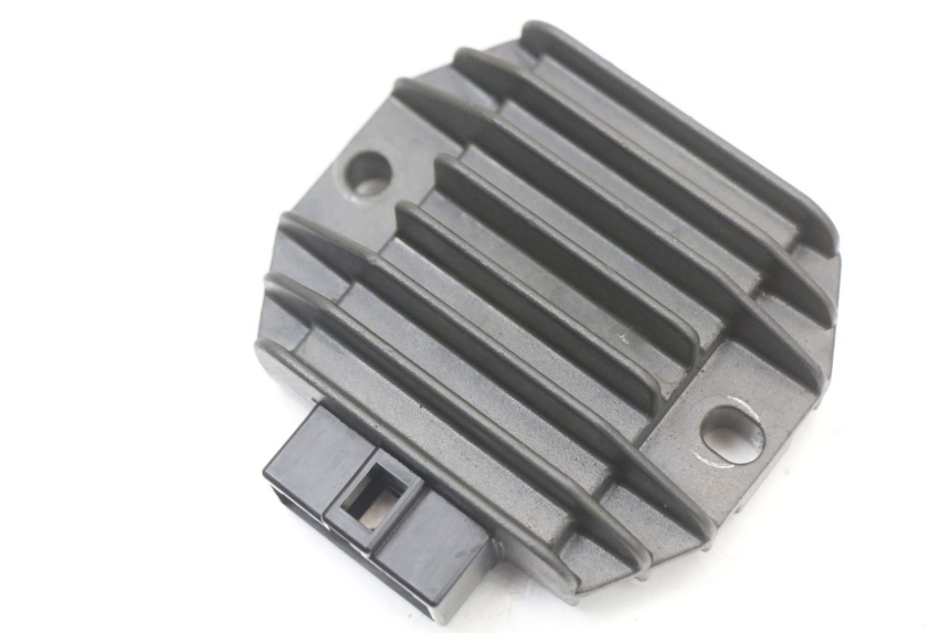 photo de REGULATEUR CHARGE PIAGGIO VESPA LX 125 (2005 - 2010) - Zoom état d’usage