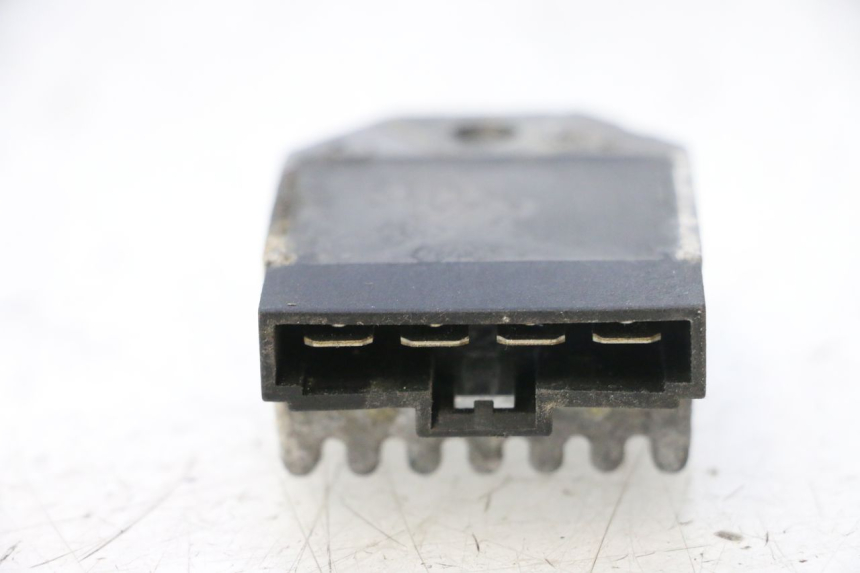 photo de REGULATEUR CHARGE PIAGGIO VESPA PRIMAVERA 2T 50 (2013 - 2018) - Zoom état d’usage