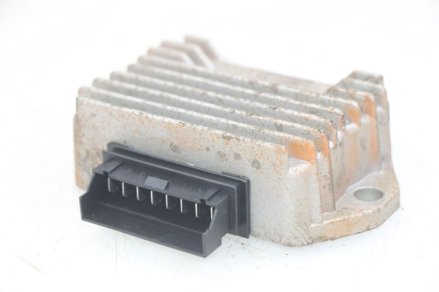 photo de REGULATEUR CHARGE PIAGGIO VESPA S 2T 50 (2007 - 2014) - Vue principale