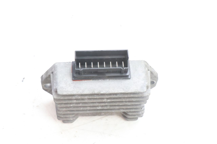 photo de REGULATEUR CHARGE PIAGGIO VESPA S 2T 50 (2007 - 2014) - Zoom état d’usage