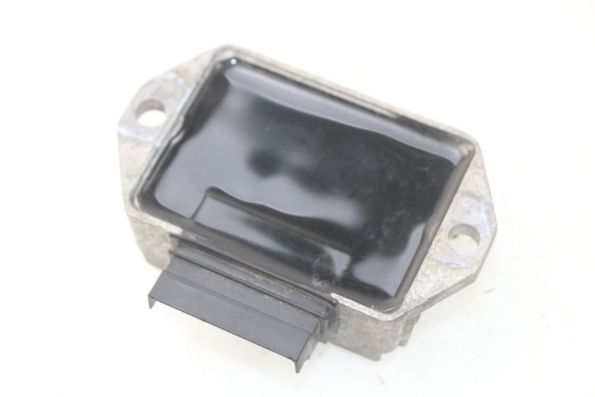 photo de RÉGULATEUR DE CHARGE PIAGGIO VESPA SPRINT 2T 50 (2014 - 2018) - Détail de la pièce