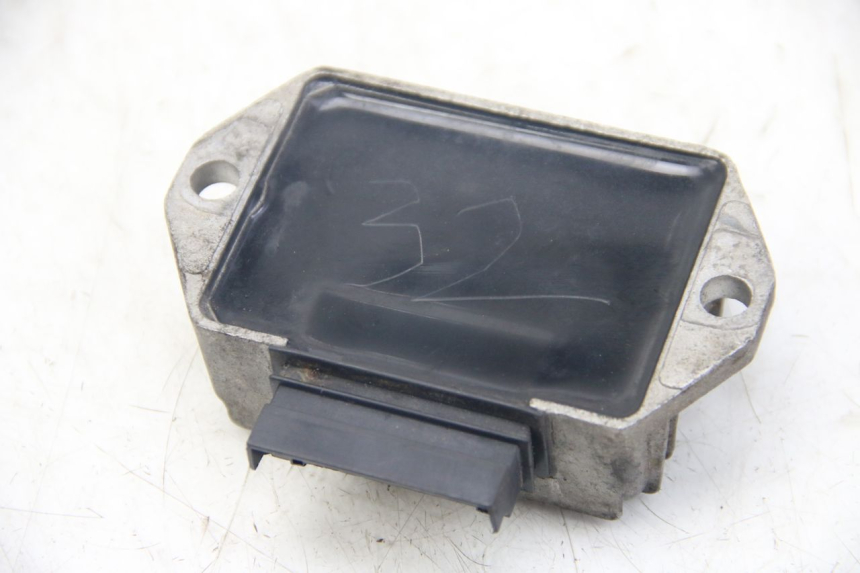 photo de RÉGULATEUR DE CHARGE PIAGGIO VESPA SPRINT 2T 50 (2014 - 2018) - Vue d’ensemble
