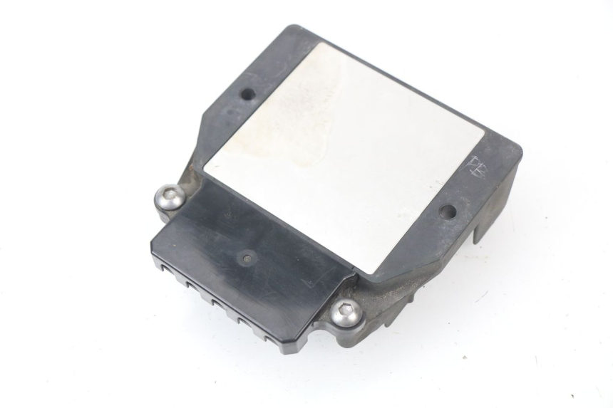photo de REGULATEUR CHARGE HONDA VFR F 1200 (2010 - 2015) - Détail de la pièce