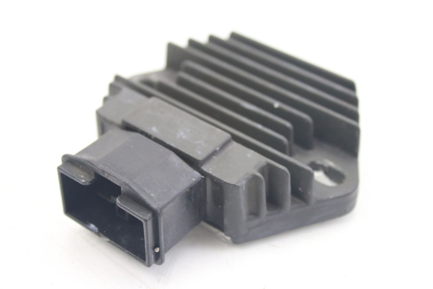 photo de REGULATEUR CHARGE HONDA VFR FI RC46 800 (1998 - 2001) - Détail de la pièce