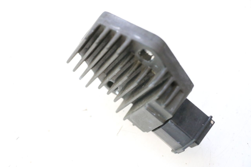 photo de REGULATEUR CHARGE HONDA VFR FI RC46 800 (1998 - 2001) - Vue d’ensemble