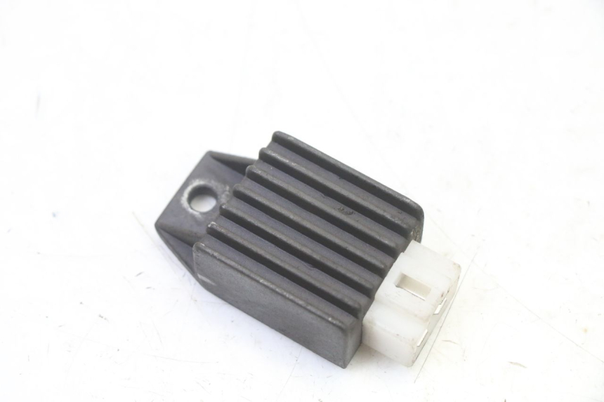 photo de REGULATEUR CHARGE PEUGEOT VIVACITY NEW 2T 50 (2008 - 2017) - Vue principale