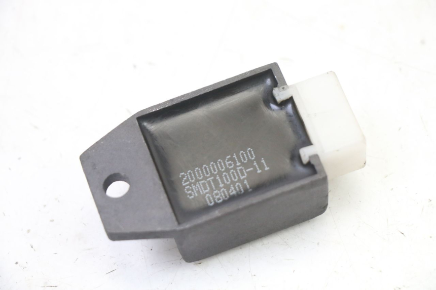 photo de REGULATEUR CHARGE PEUGEOT VIVACITY NEW 2T 50 (2008 - 2017) - Autre angle de vue