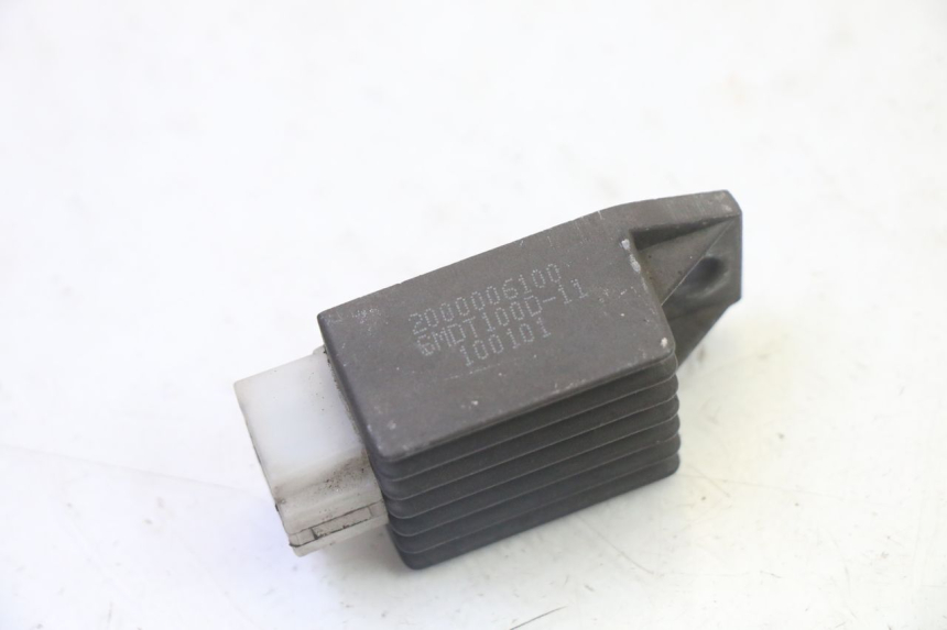 photo de REGULATEUR CHARGE PEUGEOT VIVACITY NEW 2T 50 (2008 - 2017) - Gros plan technique