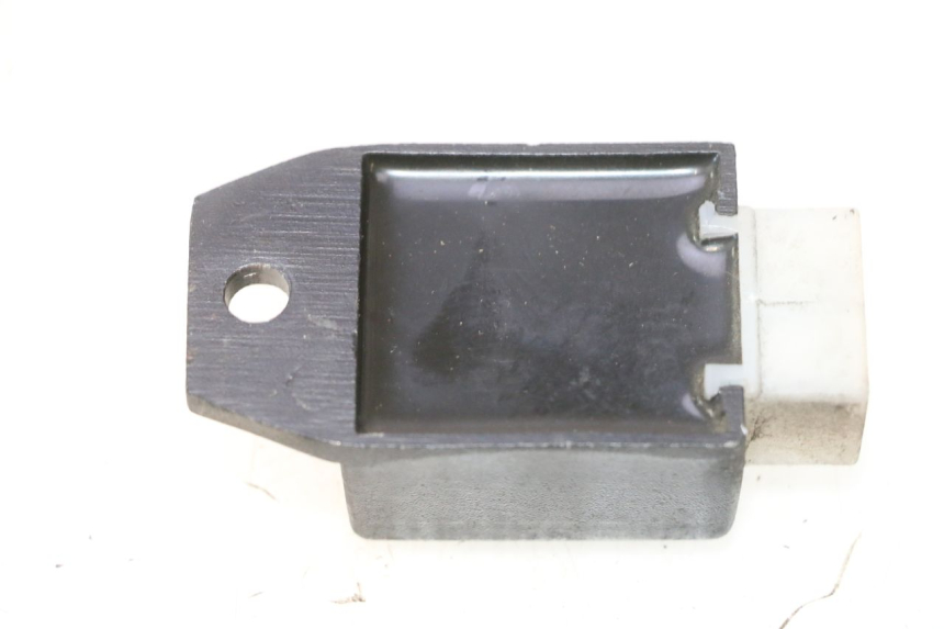 photo de REGULATEUR CHARGE PEUGEOT VIVACITY NEW 2T 50 (2008 - 2017) - Autre angle de vue