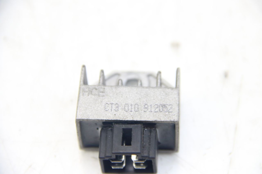 photo de RÉGULATEUR DE CHARGE PEUGEOT VIVACITY NEW 4T 50 (2008 - 2017) - Autre angle de vue