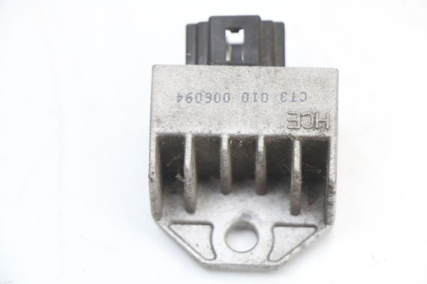 photo de RÉGULATEUR DE CHARGE PEUGEOT VIVACITY NEW 4T 50 (2008 - 2017) - Détail de la pièce